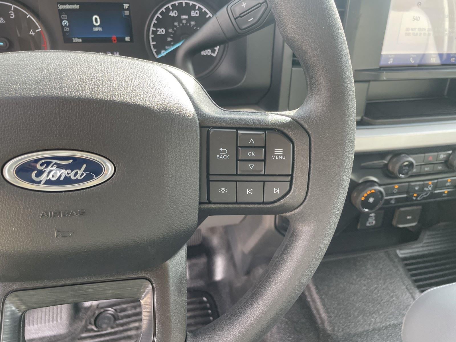 2026 Ford Super Duty F-350 DRW XL