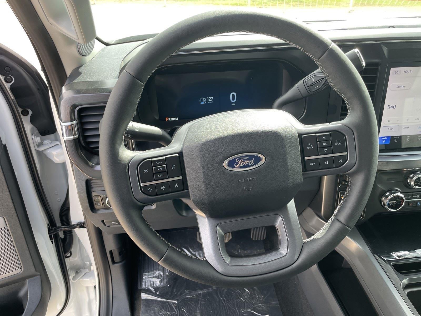 2026 Ford Super Duty F-350 DRW LARIAT