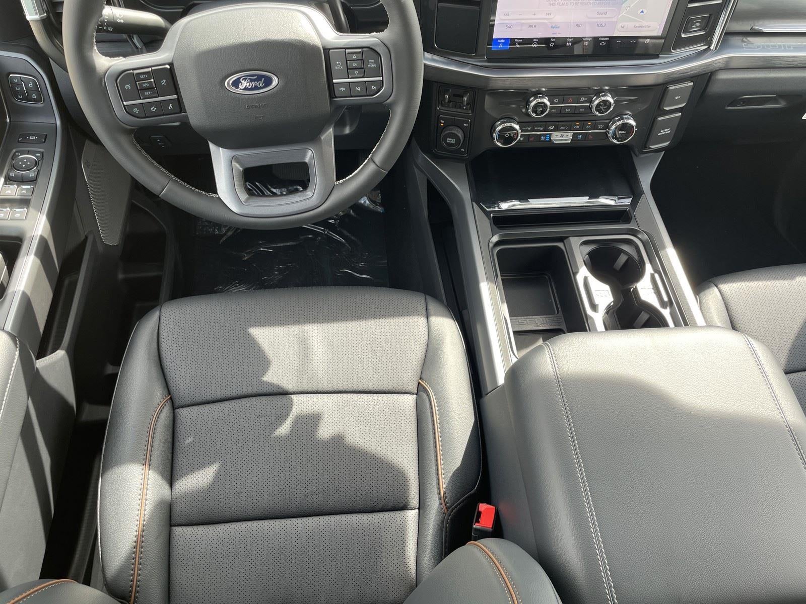 2026 Ford Super Duty F-350 DRW LARIAT