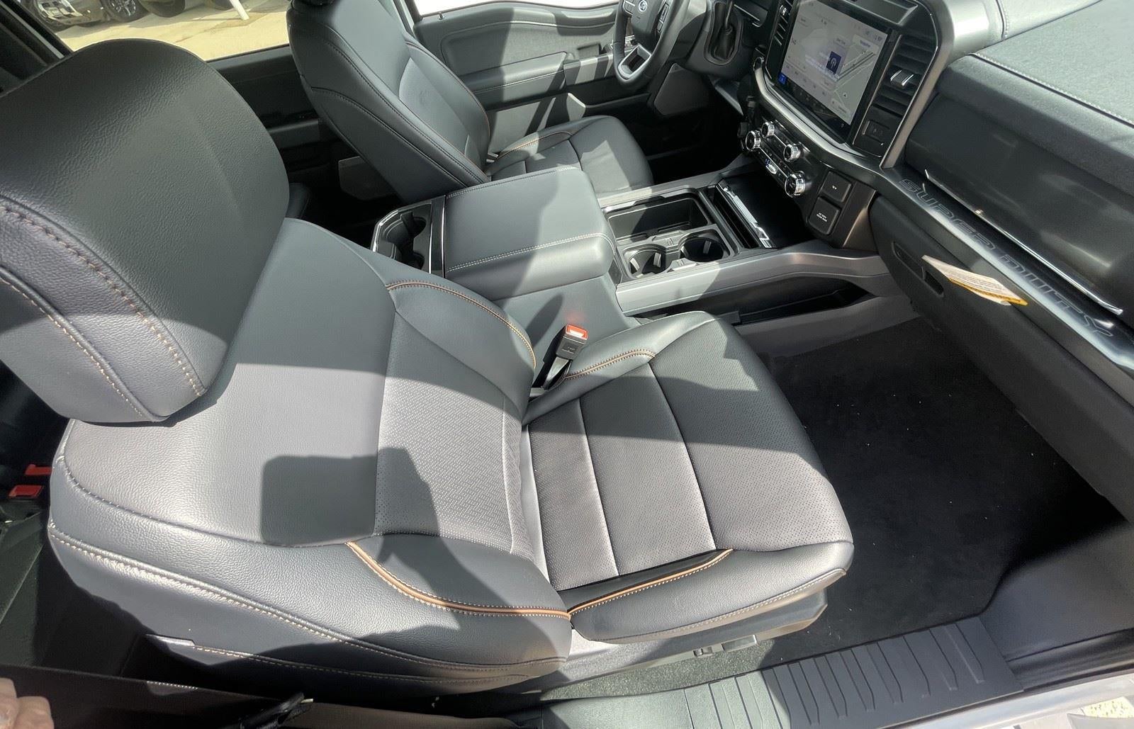 2026 Ford Super Duty F-350 DRW LARIAT