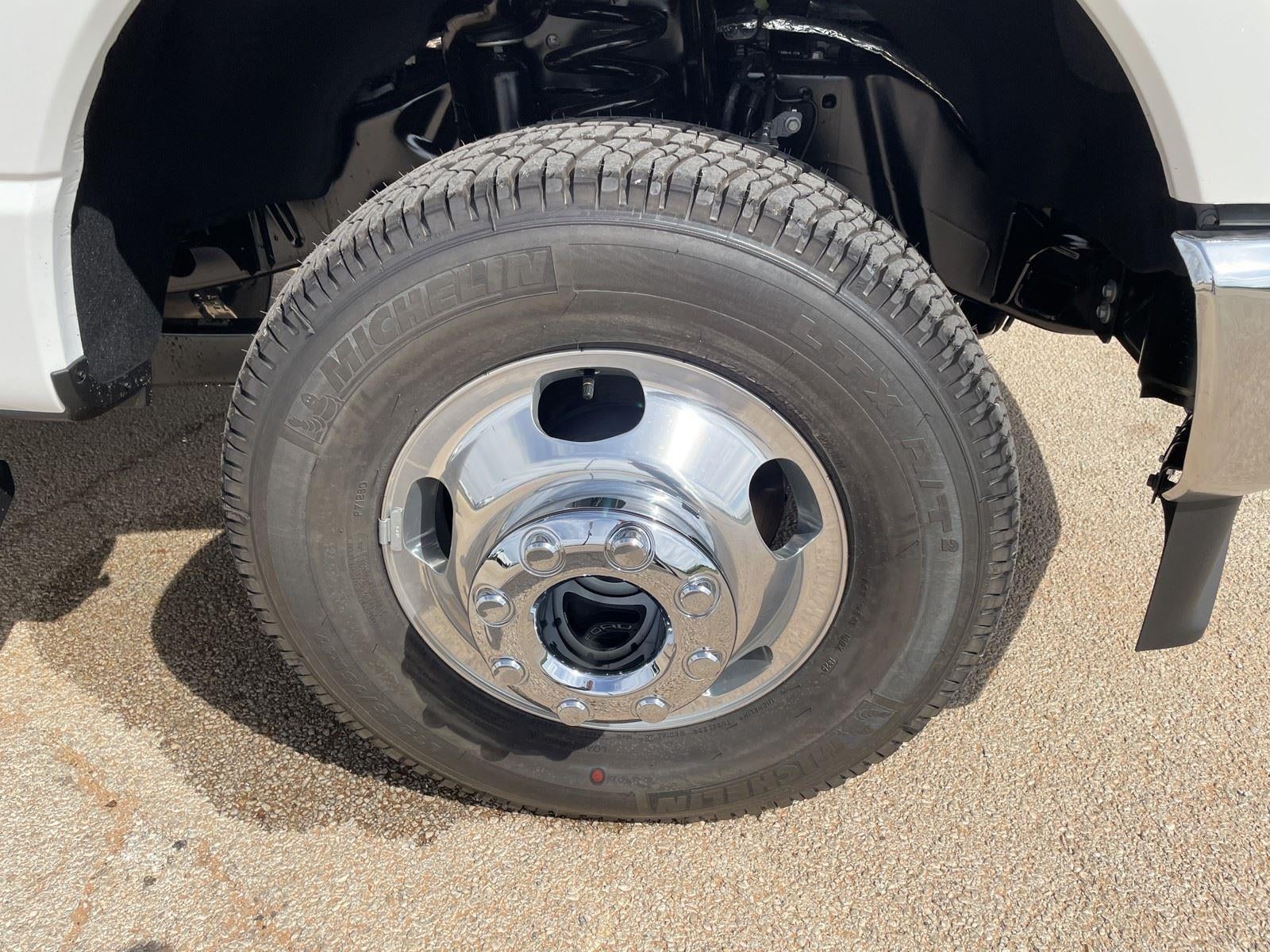 2026 Ford Super Duty F-350 DRW LARIAT