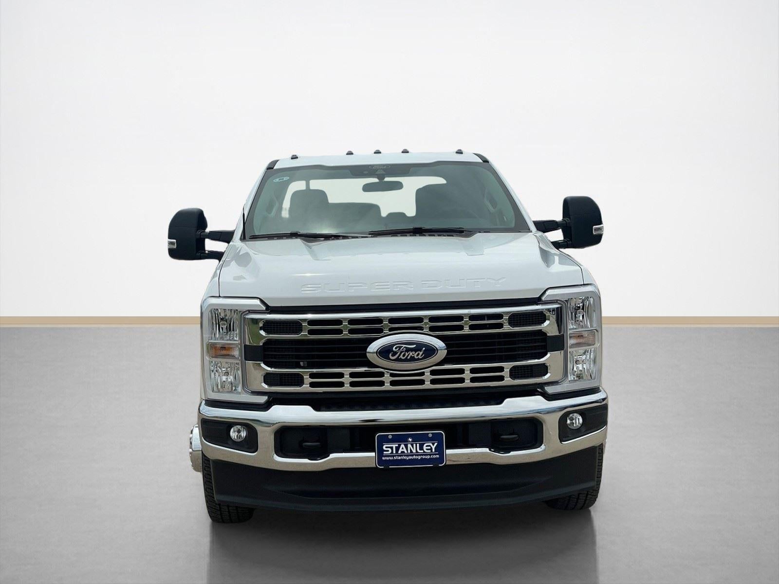 2026 Ford Super Duty F-350 DRW XLT