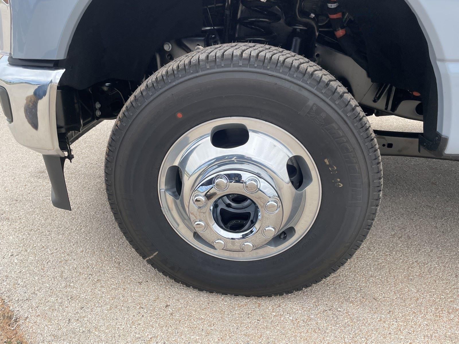 2026 Ford Super Duty F-350 DRW LARIAT