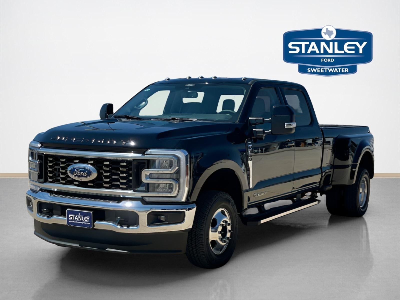 2026 Ford Super Duty F-350 DRW LARIAT