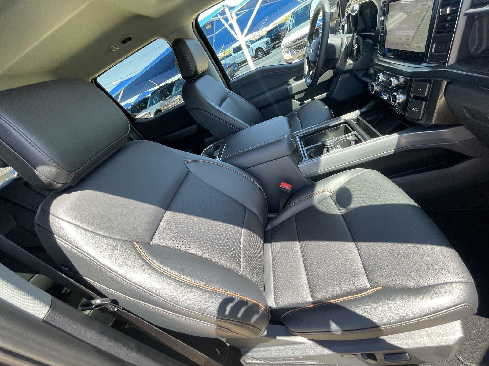 2026 Ford Super Duty F-350 DRW LARIAT