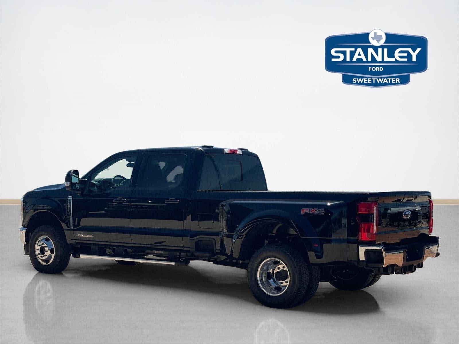 2026 Ford Super Duty F-350 DRW LARIAT
