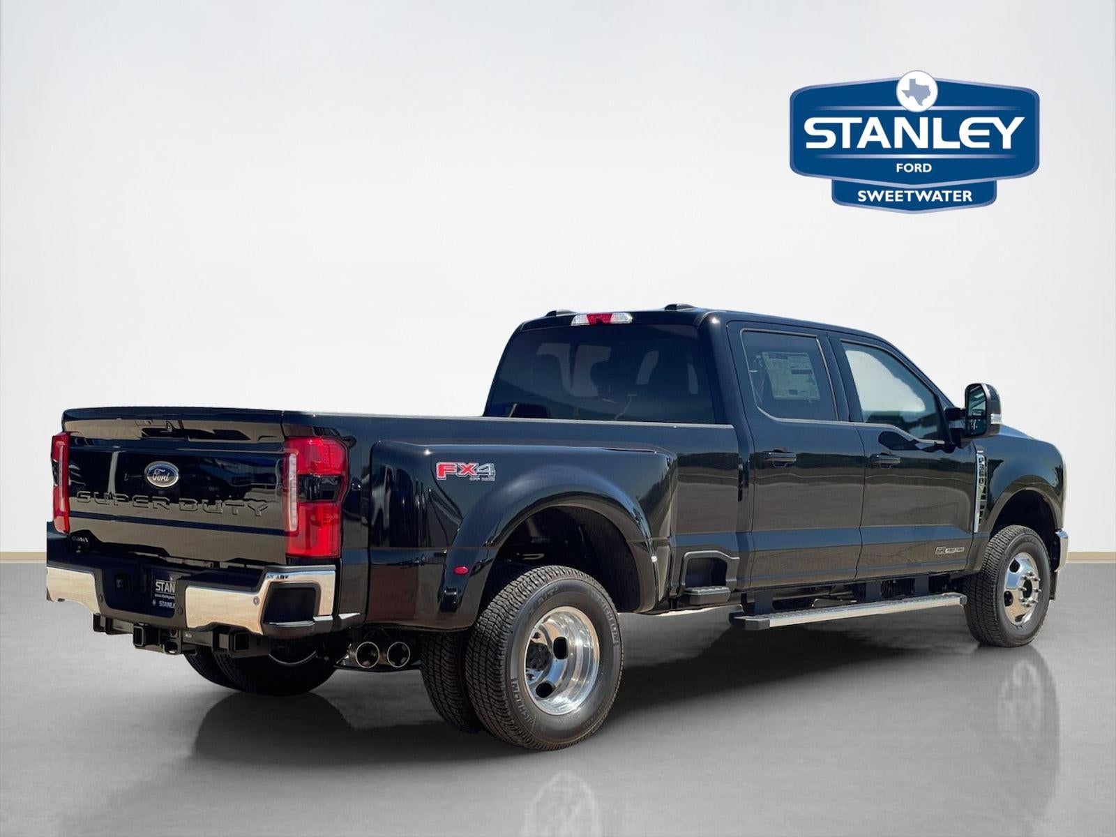 2026 Ford Super Duty F-350 DRW LARIAT