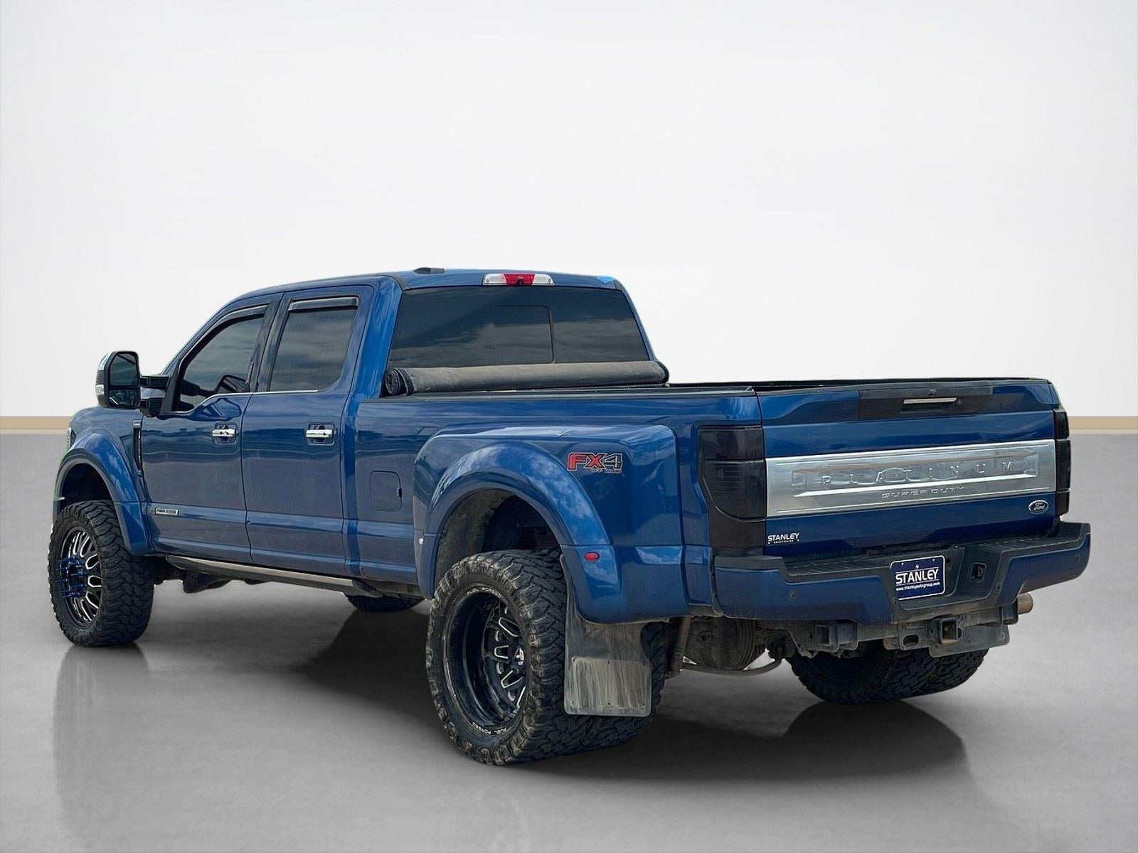 2022 Ford Super Duty F-450 DRW Platinum