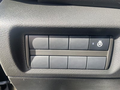 2022 Nissan Kicks SR