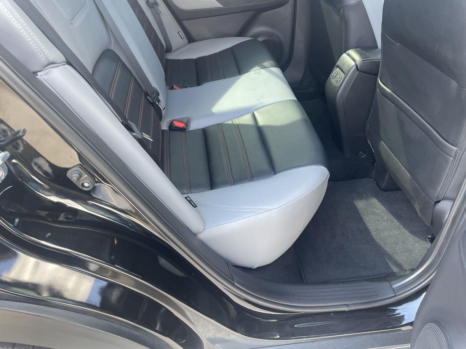 2022 Nissan Kicks SR