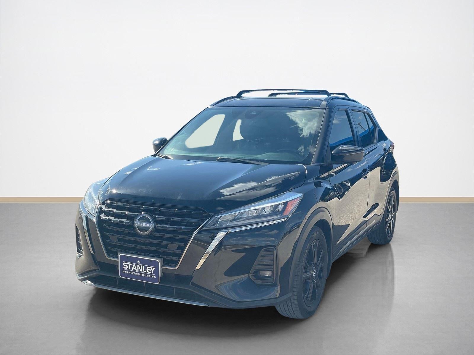 2022 Nissan Kicks SR