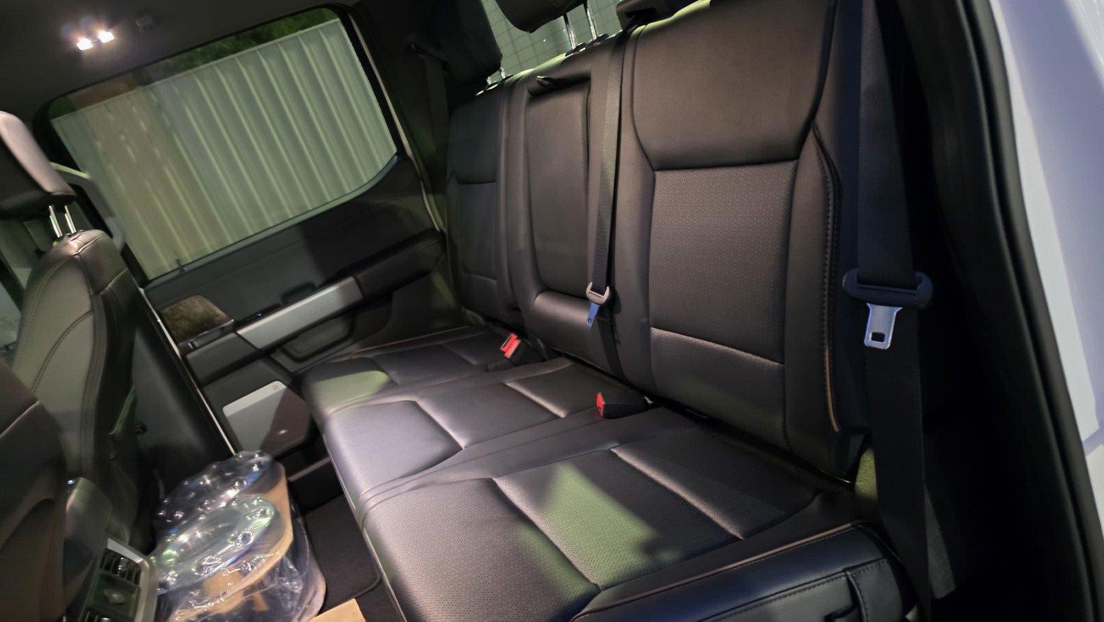 2027 Ford Super Duty F-450 DRW LARIAT
