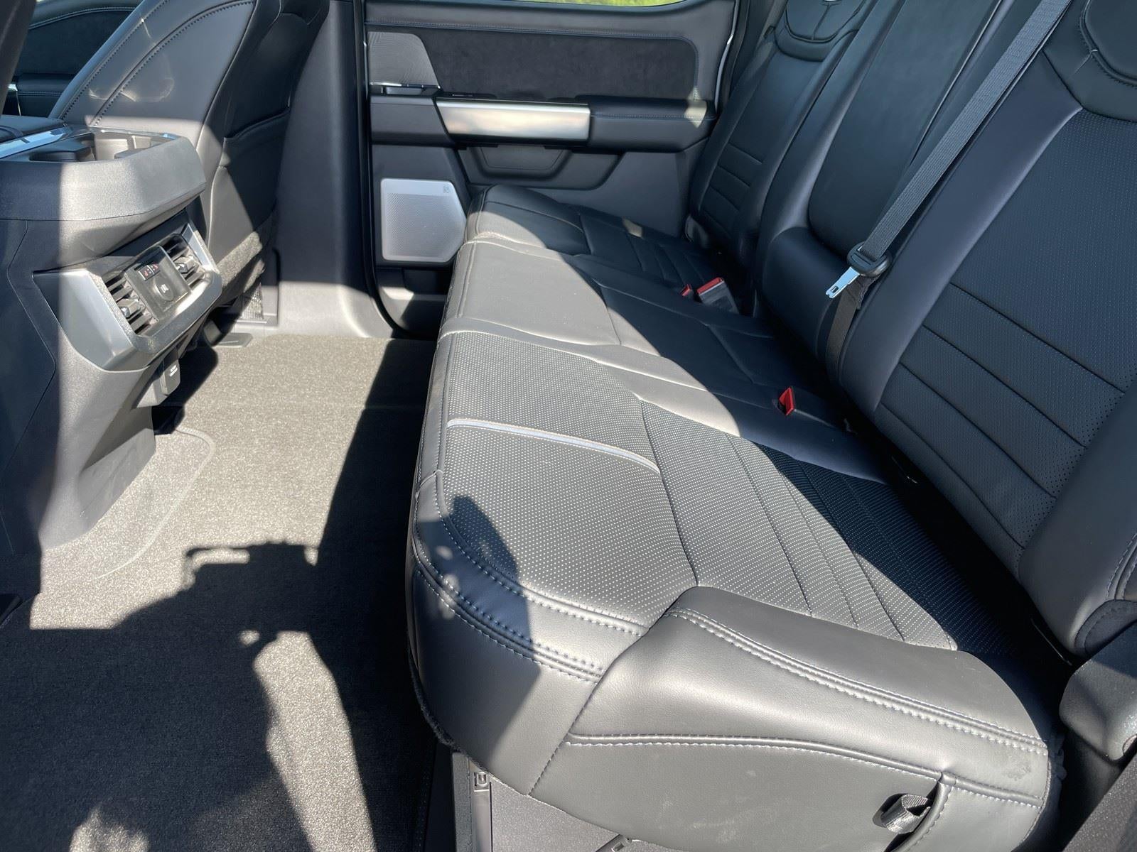 2025 Ford Super Duty F-250 SRW Platinum