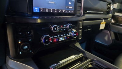 2027 Ford Super Duty F-350 SRW LARIAT