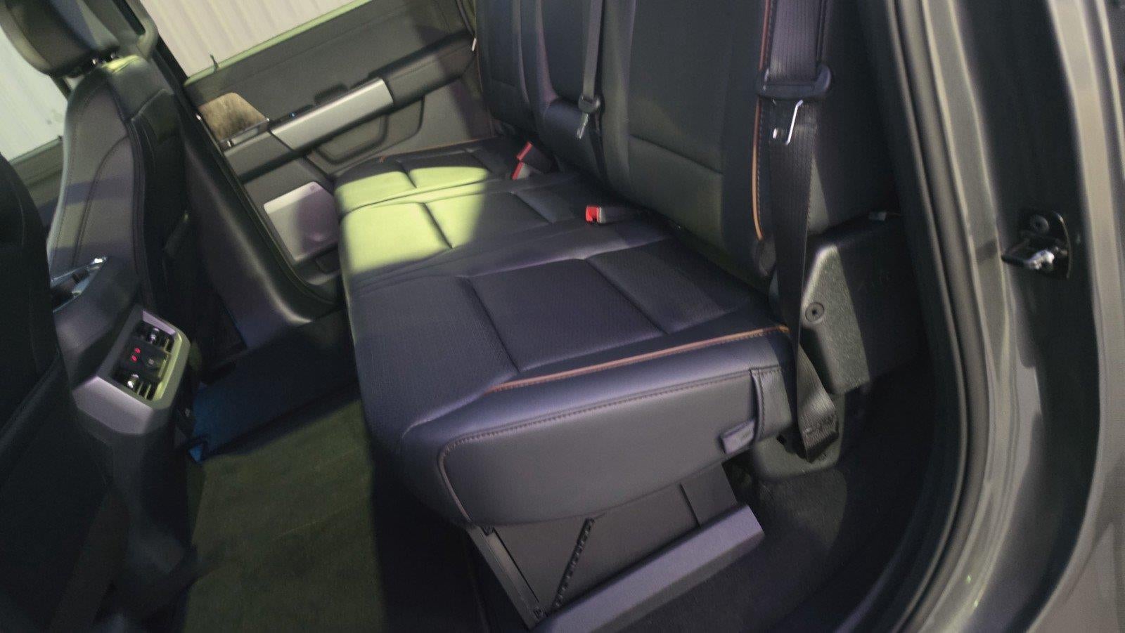 2027 Ford Super Duty F-350 SRW LARIAT