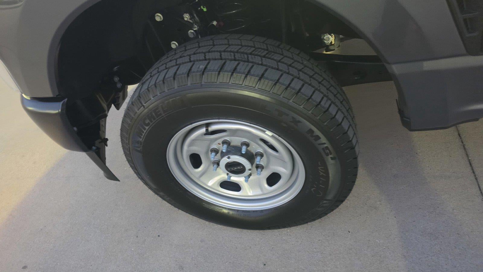 2027 Ford Super Duty F-350 SRW LARIAT