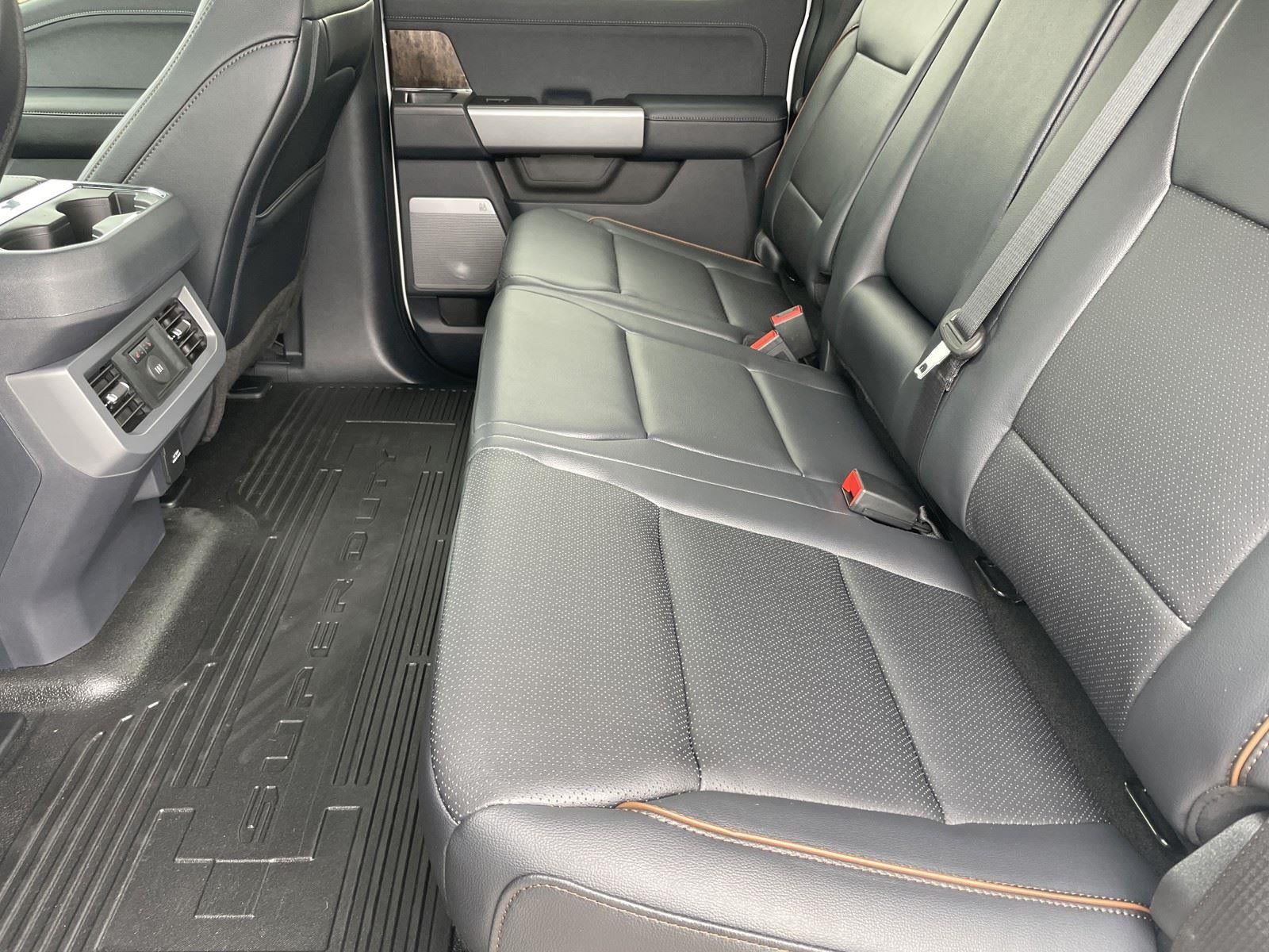 2026 Ford Super Duty F-350 SRW LARIAT