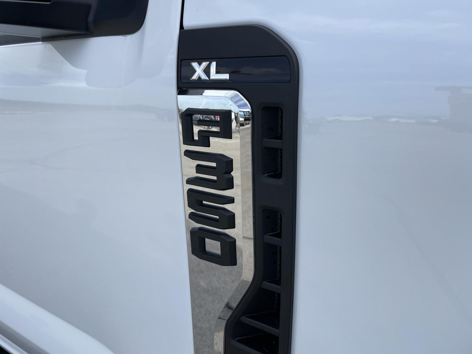 2026 Ford Super Duty F-350 DRW XL