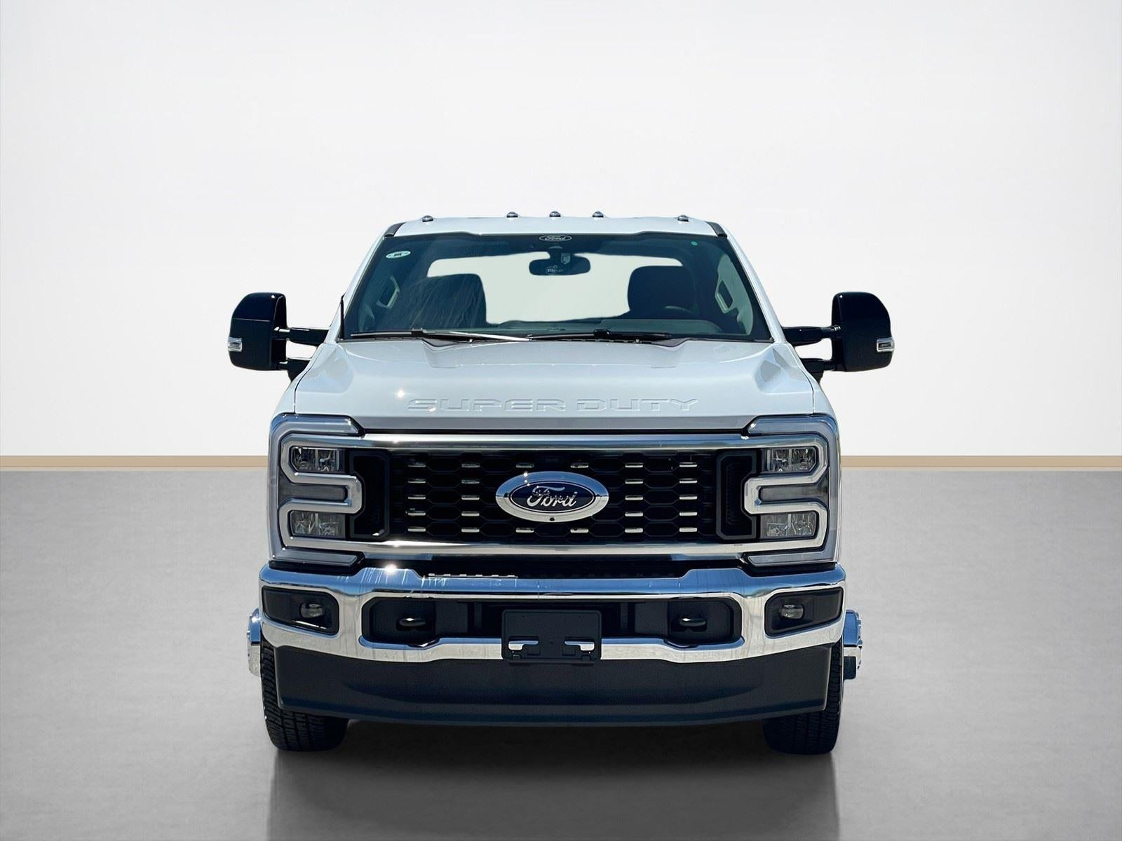 2026 Ford Super Duty F-350 DRW LARIAT