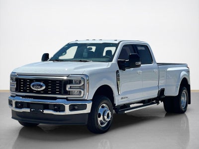 2026 Ford Super Duty F-350 DRW LARIAT