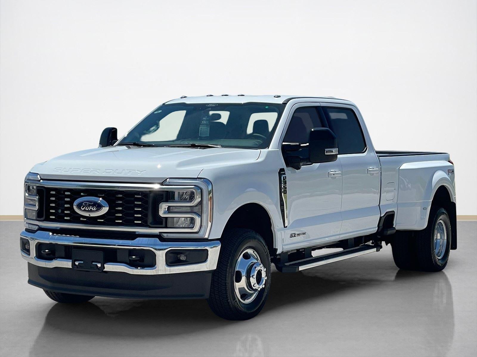 2026 Ford Super Duty F-350 DRW LARIAT