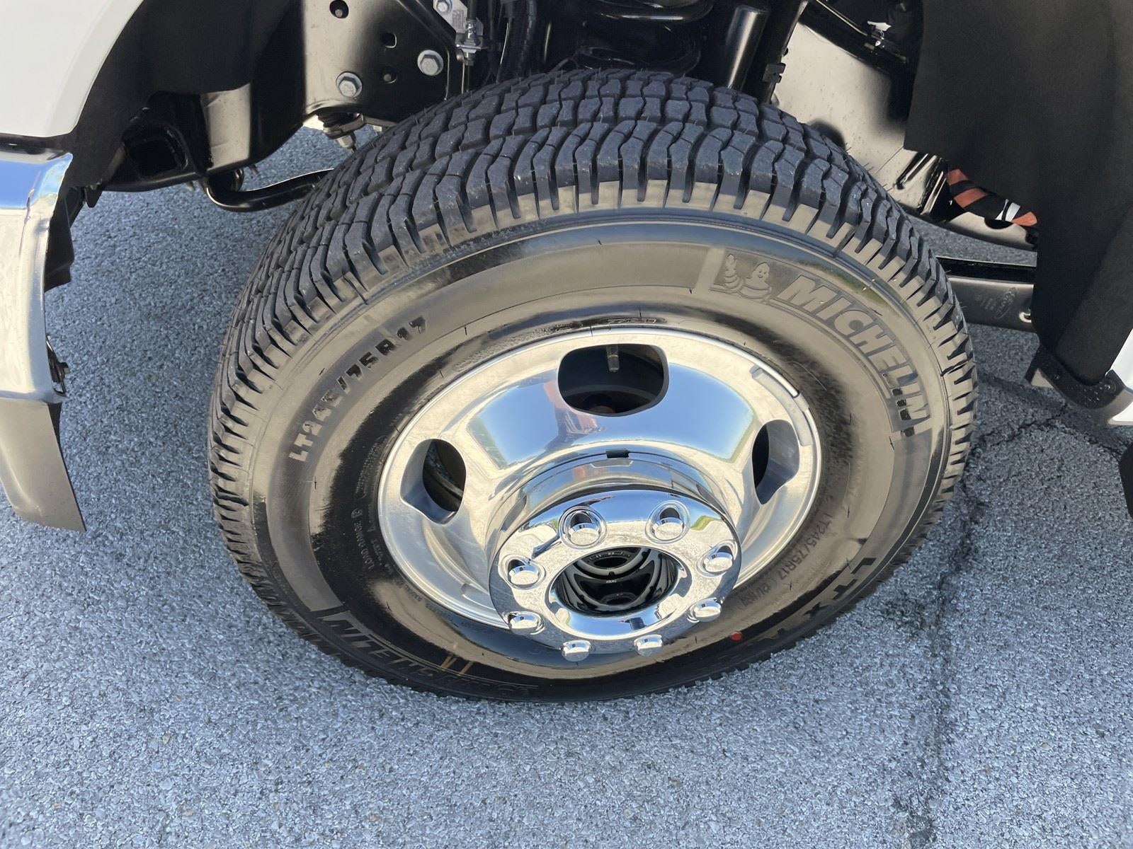 2026 Ford Super Duty F-350 DRW LARIAT