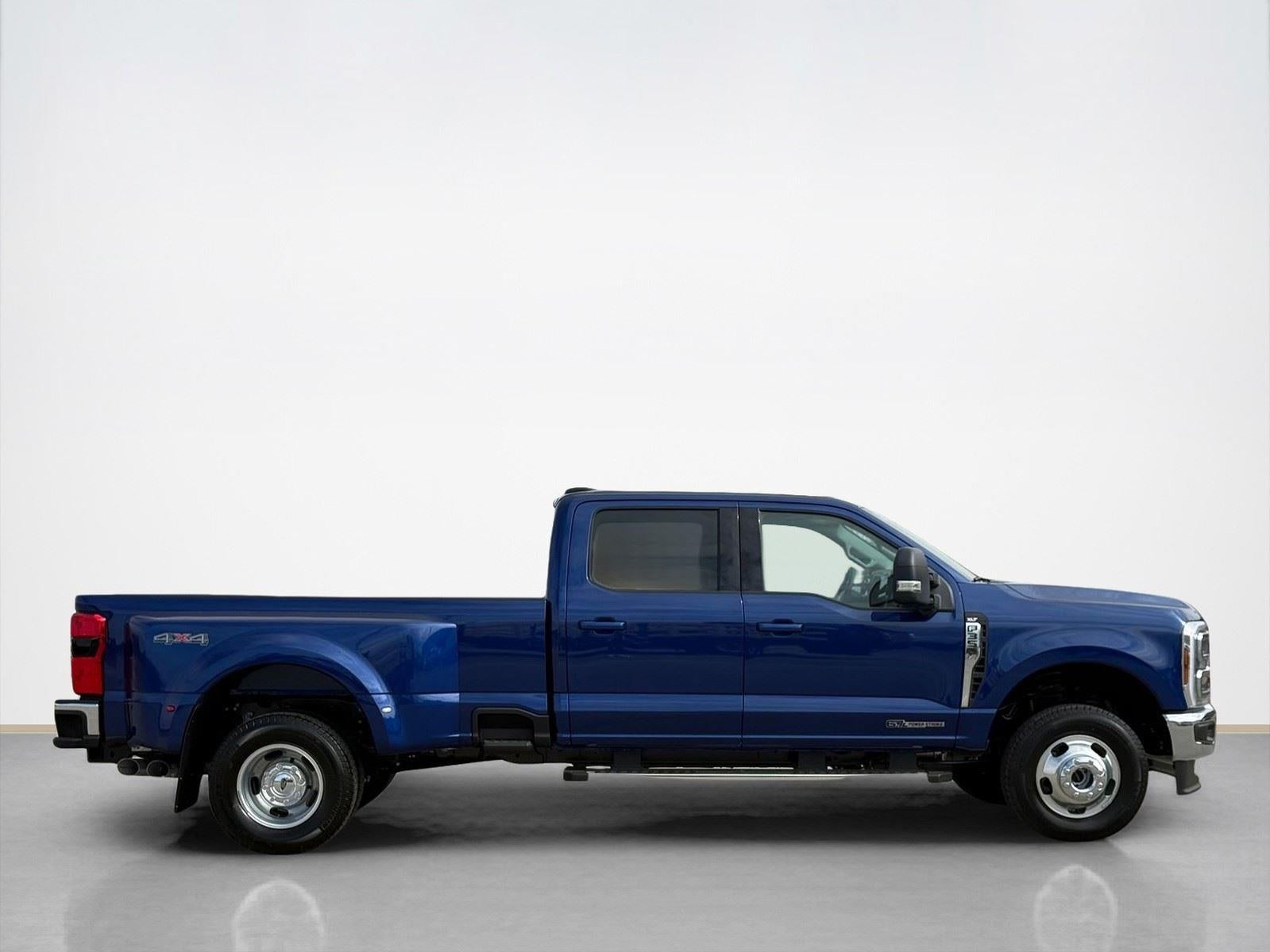 2026 Ford Super Duty F-350 DRW XLT