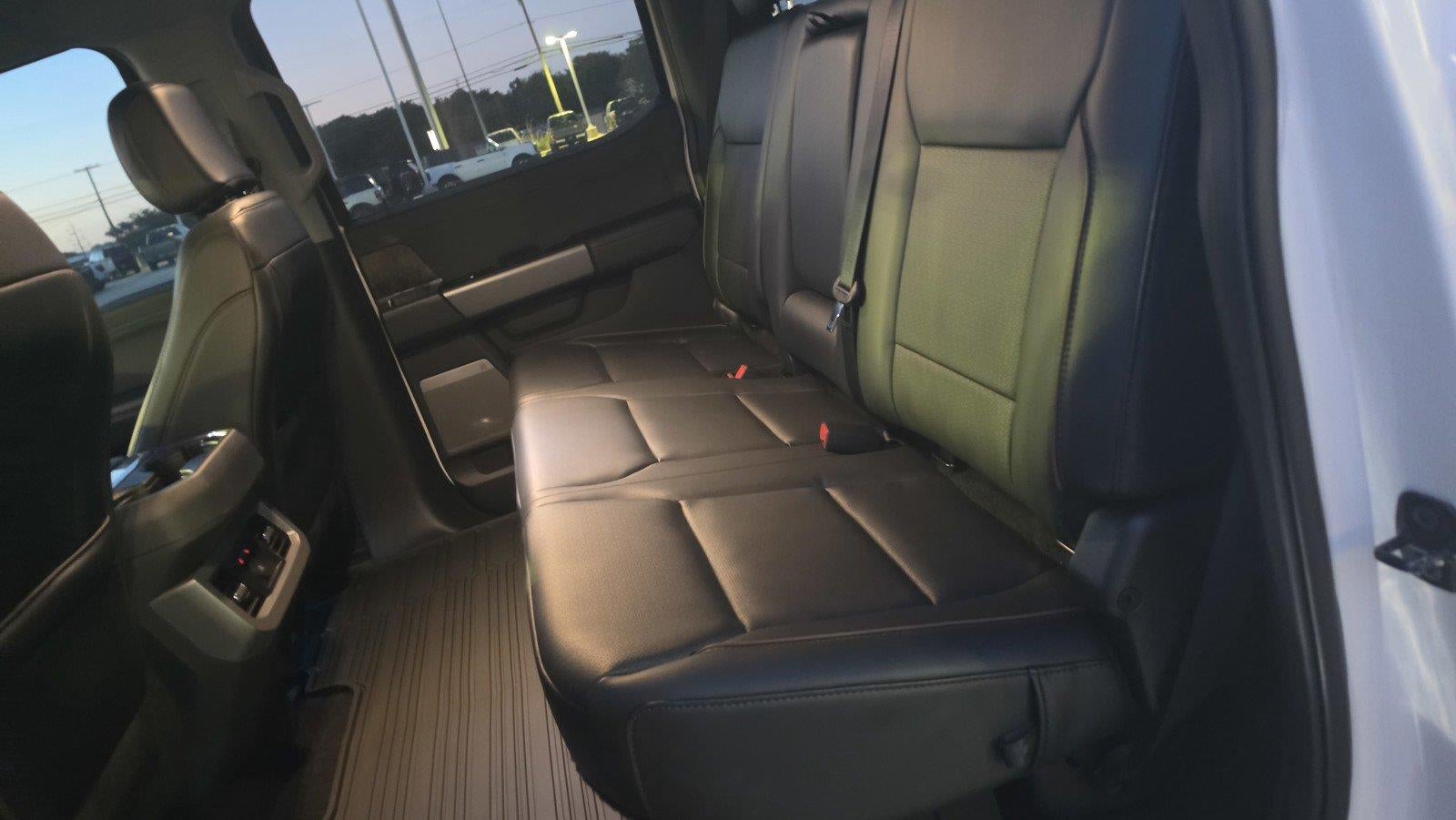 2026 Ford Super Duty F-350 DRW LARIAT