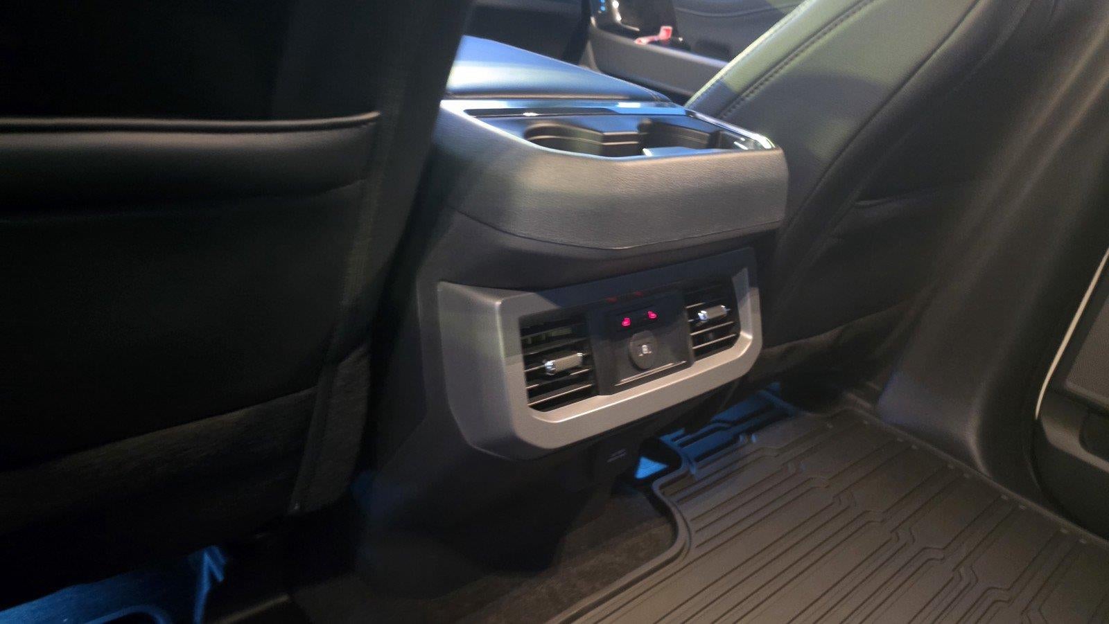 2026 Ford Super Duty F-350 DRW LARIAT