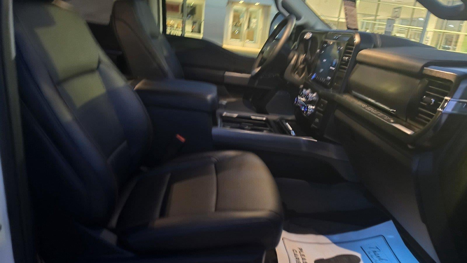 2026 Ford Super Duty F-350 DRW LARIAT