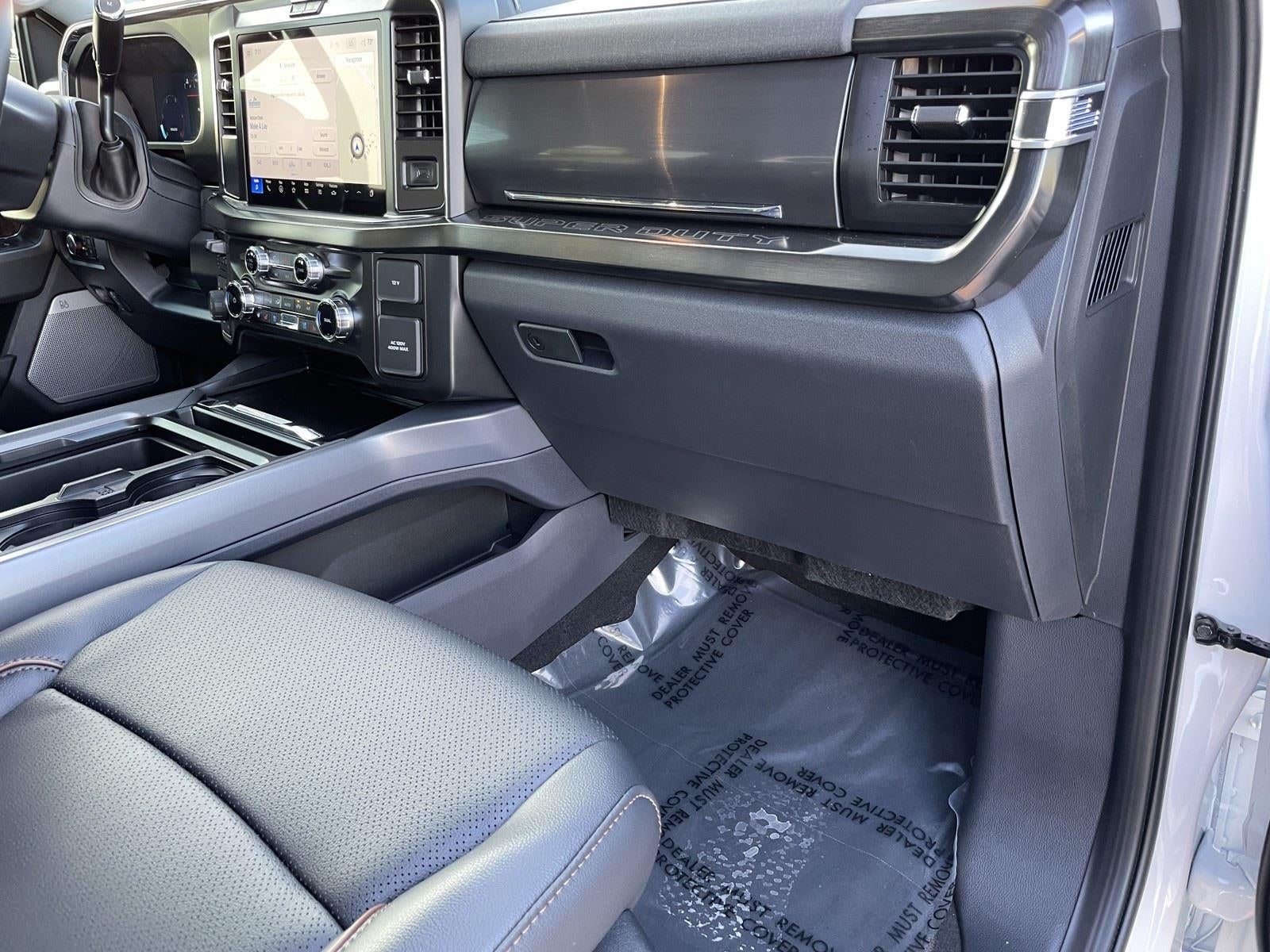 2026 Ford Super Duty F-350 DRW LARIAT