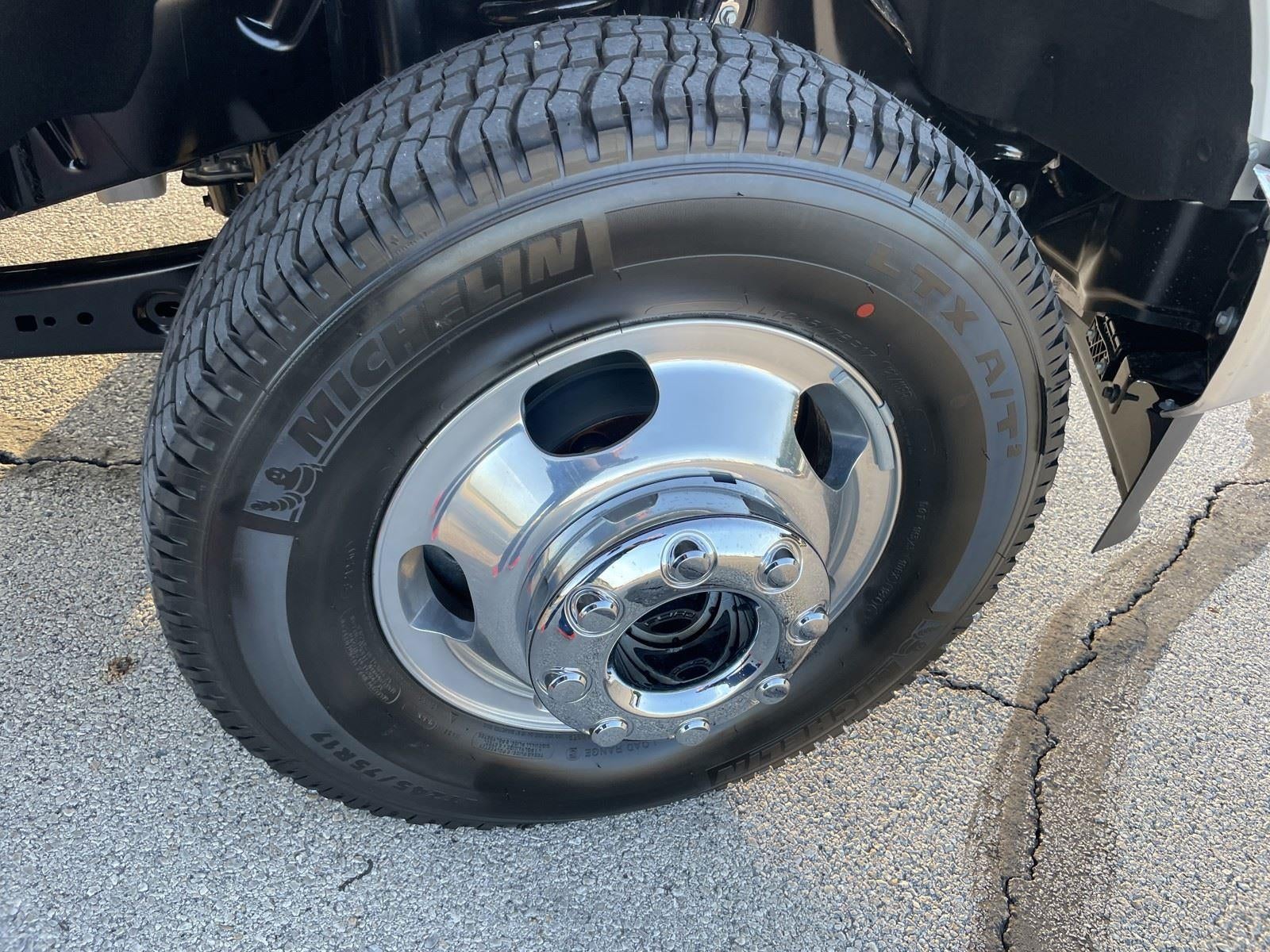 2026 Ford Super Duty F-350 DRW LARIAT