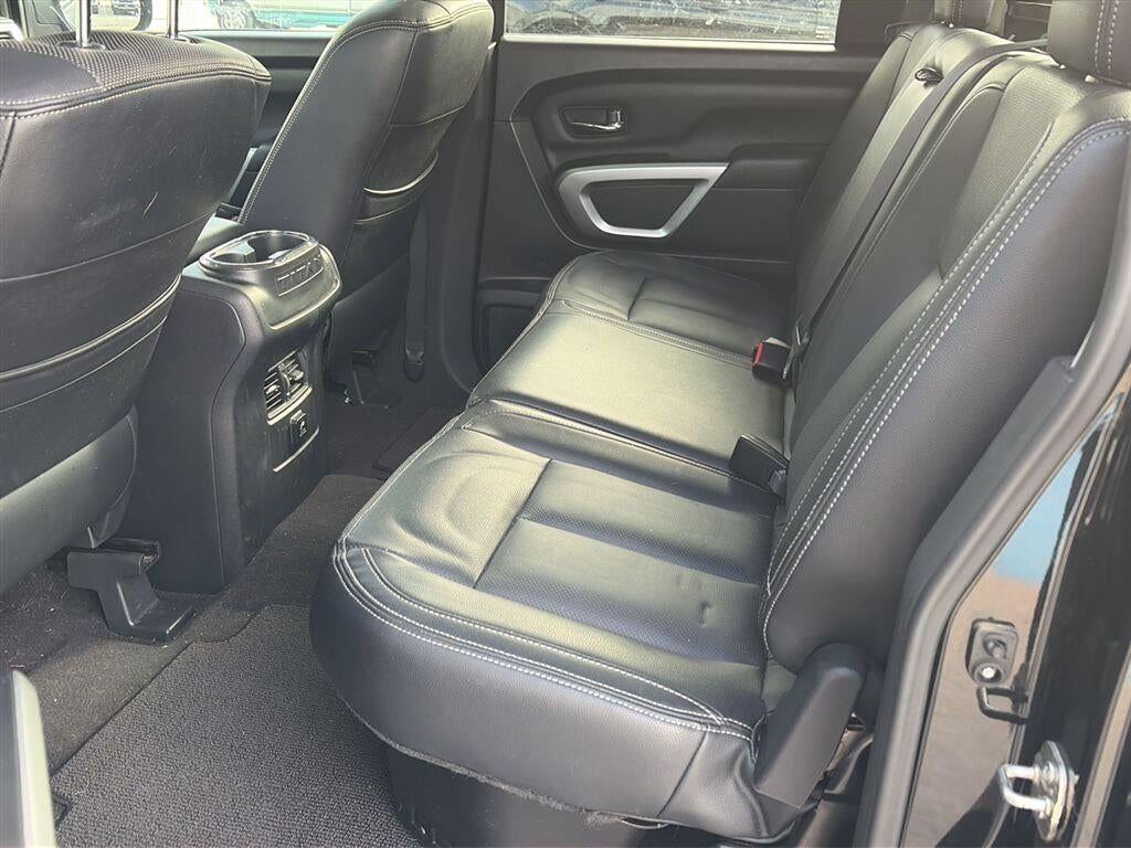 2017 Nissan Titan SV