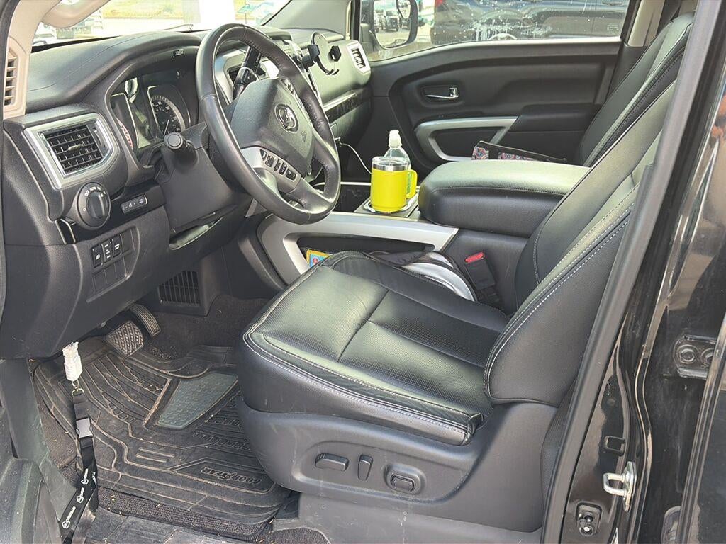 2017 Nissan Titan SV