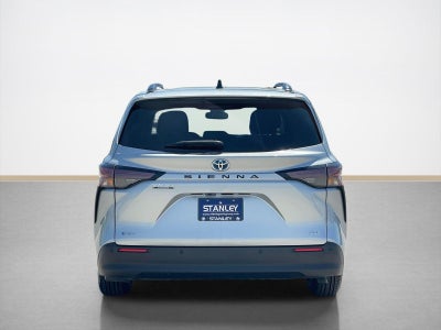 2025 Toyota Sienna XLE