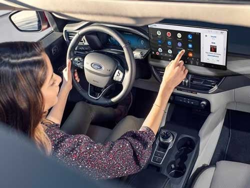 2023 Ford Escape PHEV usage of touchscreen display 